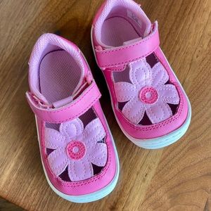 Stride Rite SR Daisy Sneaker, Pink, Size 6